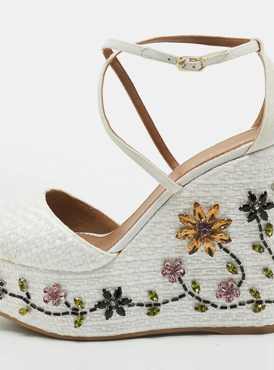 Le Silla Size 38 White Raffia Crystal Embellished Wedge Sandals
