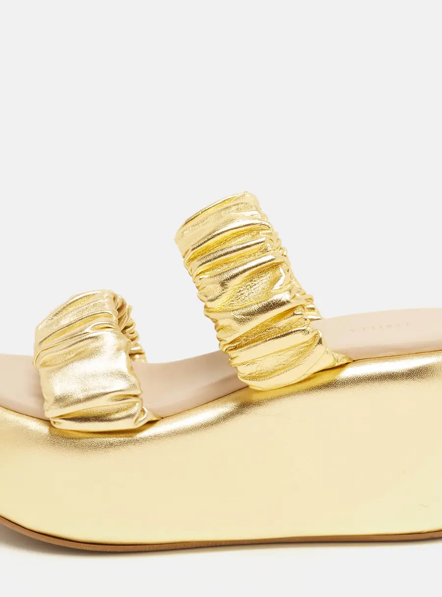 Le Silla Size 38 Gold Leather Platform Flat Sandals
