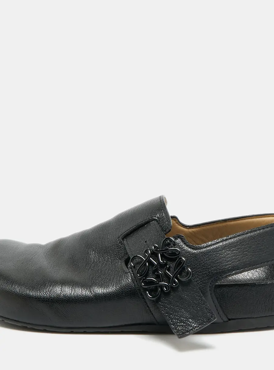 Loewe Ease Size 40 Black Leather Slingback Sandals