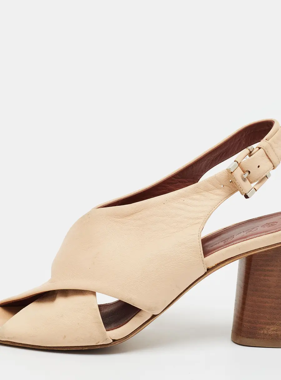 Loro Piana Size 38 Cream Leather Slingback Sandals