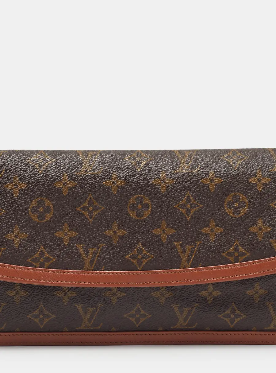 Louis Vuitton Dame GM Monogram Canvas Pochette