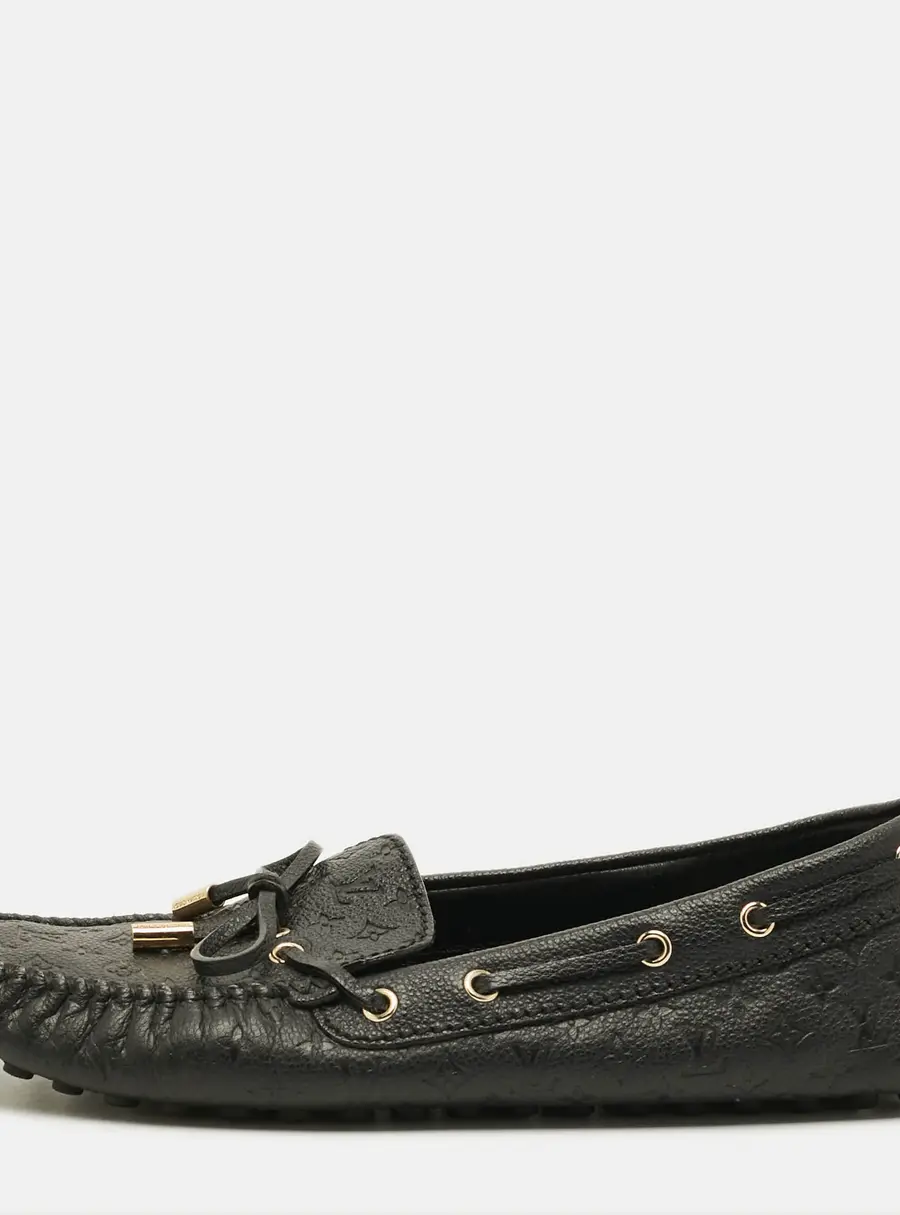 Louis Vuitton Gloria Size 38.5 Black Leather Loafers