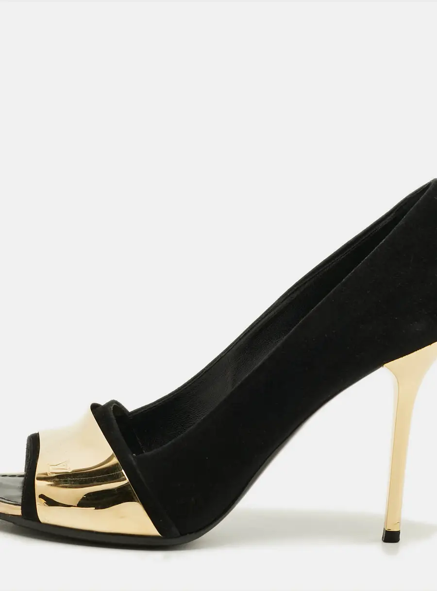 Louis Vuitton Size 38 Black/Gold Suede Gold Plate Peep Toe Pumps