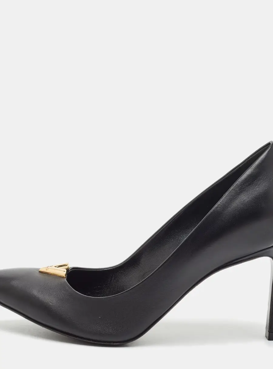 Louis Vuitton Heart Breaker Size 35 Black Leather Pointed Toe Pumps
