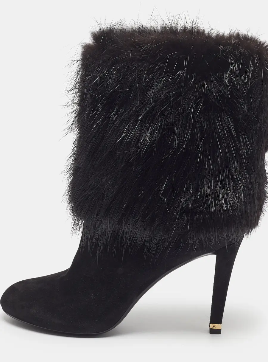 Louis Vuitton Size 38.5 Black Rabbit Fur and Suede Ankle Length Boots