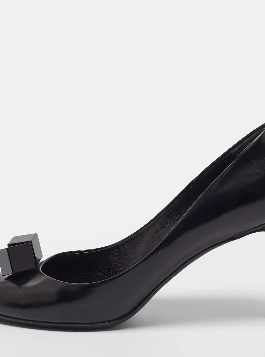 Louis Vuitton Gossip Size 37 Black Leather Cube Embellished Pumps