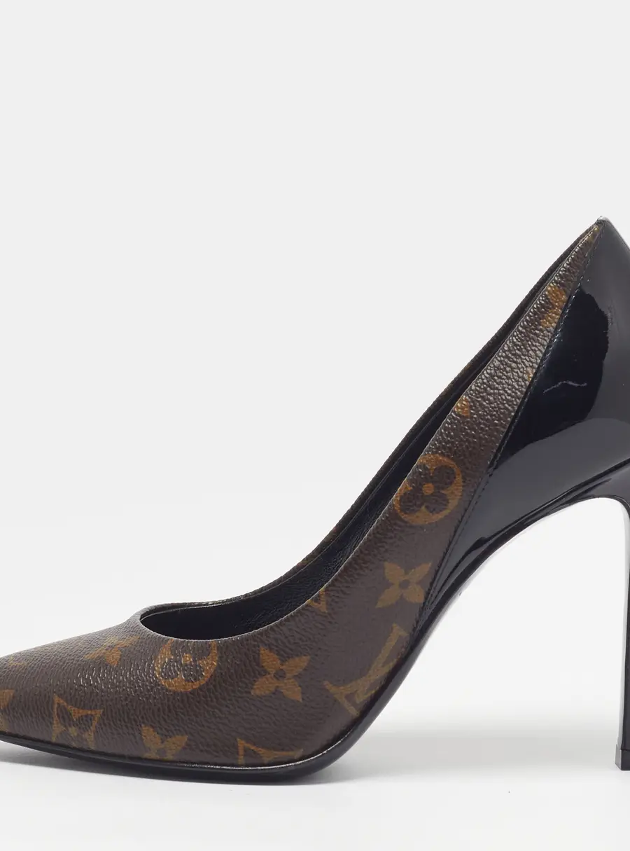 Louis Vuitton Ch&eacute;rie Size 37.5 Brown Monogram Coated Canvas and Patent Leather Pumps