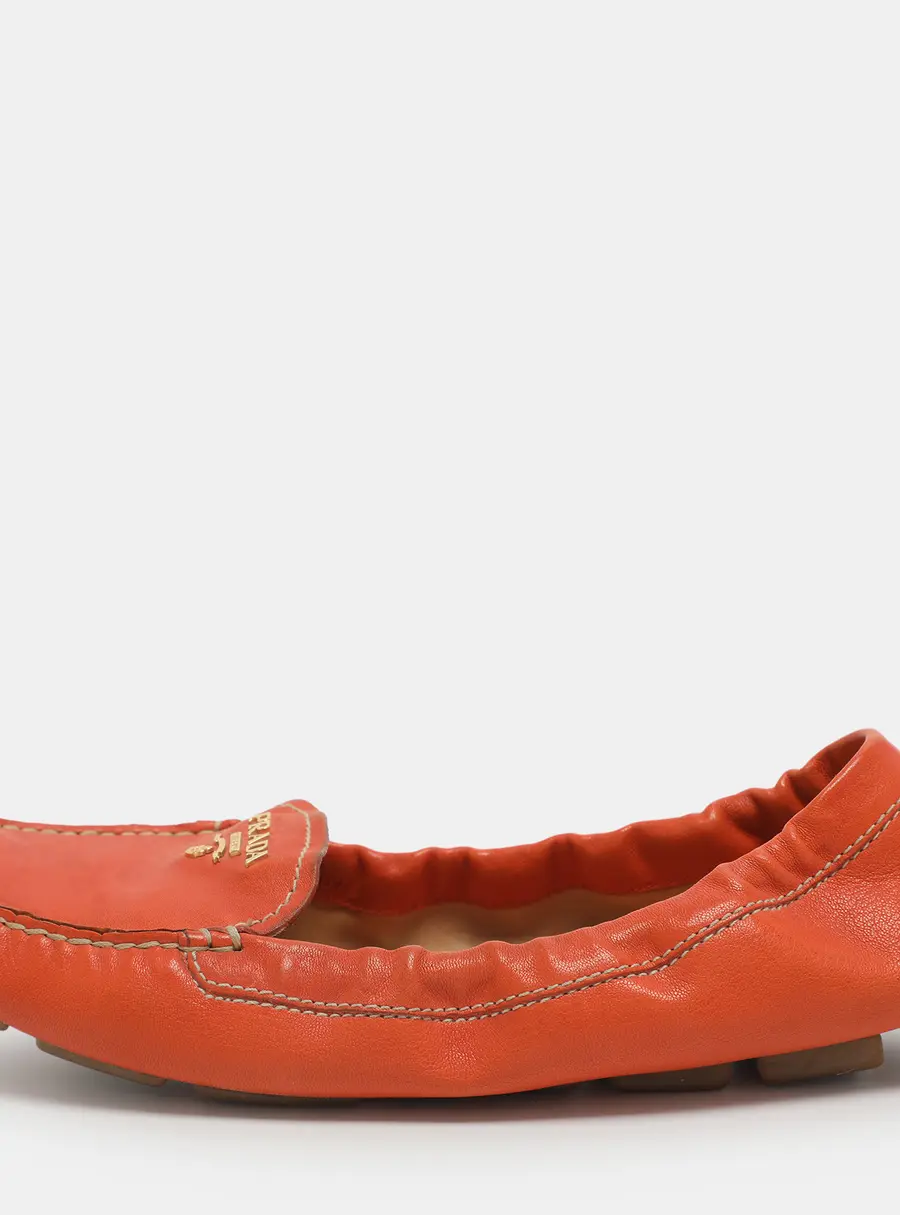 Prada Size 37.5 Orange Leather Scrunch Loafers