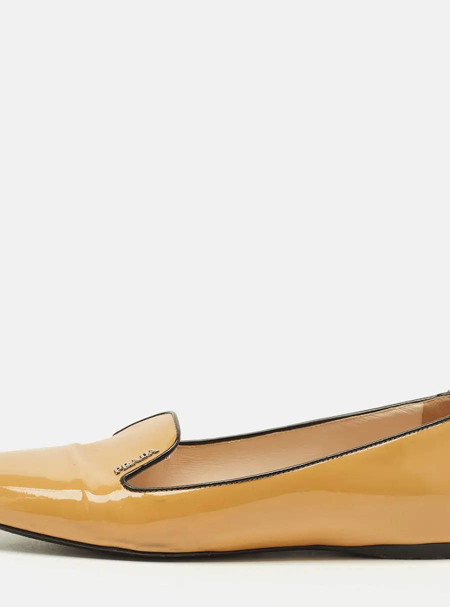 Prada Logo Size 38.5 Beige Patent Leather Smoking Slippers