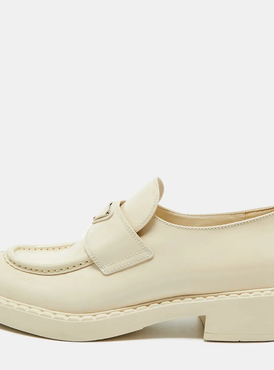 Prada Size 40 Cream Patent Leather Loafers