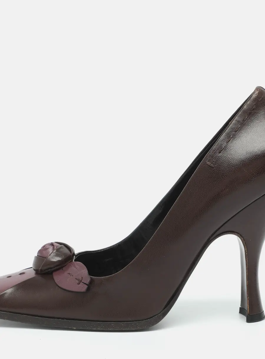 Prada Size 40 Brown Leather Pumps