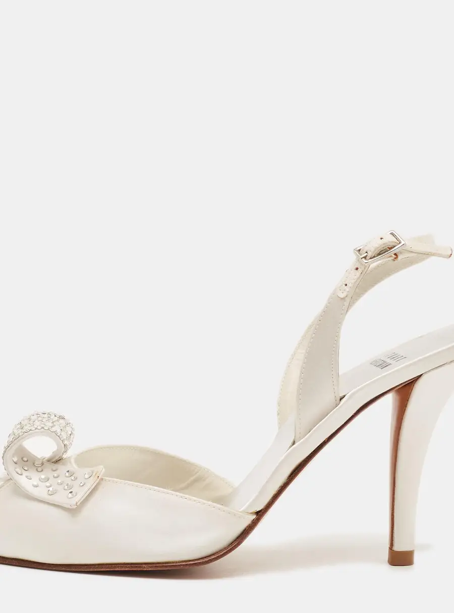 Stuart Weitzman Crystal Embellished Size 38.5 White Satin Slingback Sandals