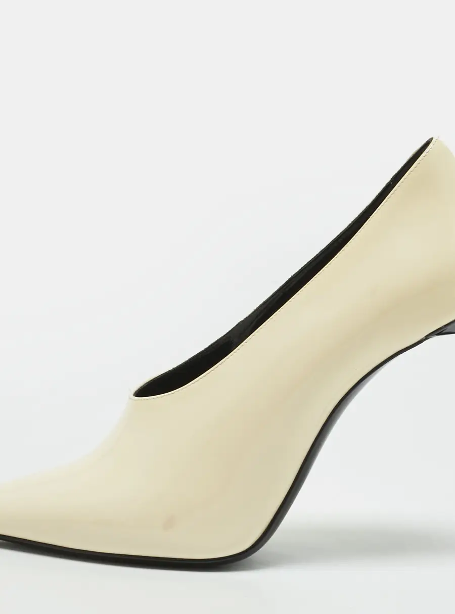 Saint Laurent Anja Size 38 Cream Patent Leather Pumps