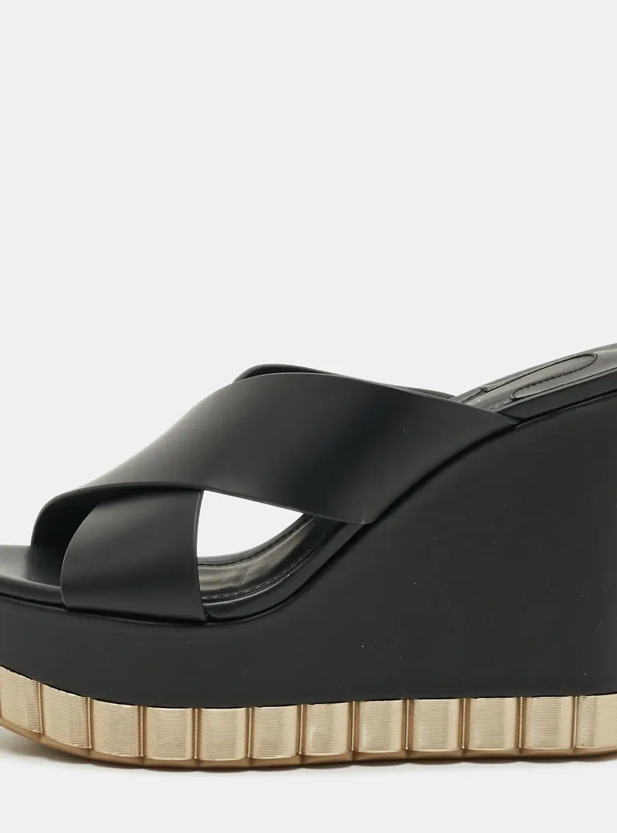 Salvatore Ferragamo Nicosia Size 36 Black Leather Wedge Sandals