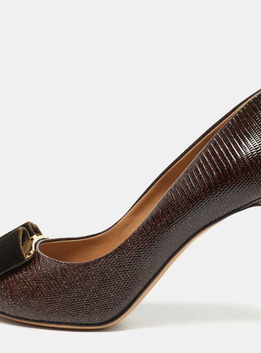 Salvatore Ferragamo Vara Size 41 Brown Lizard Embossed Leather Peep Toe Pumps