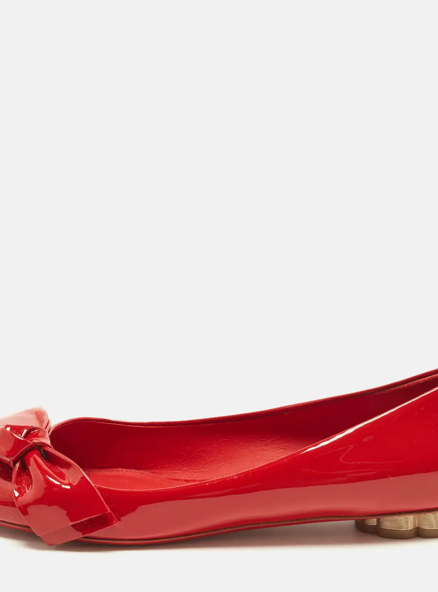 Salvatore Ferragamo Avola Size 39 Red Patent Leather Ballet Flats