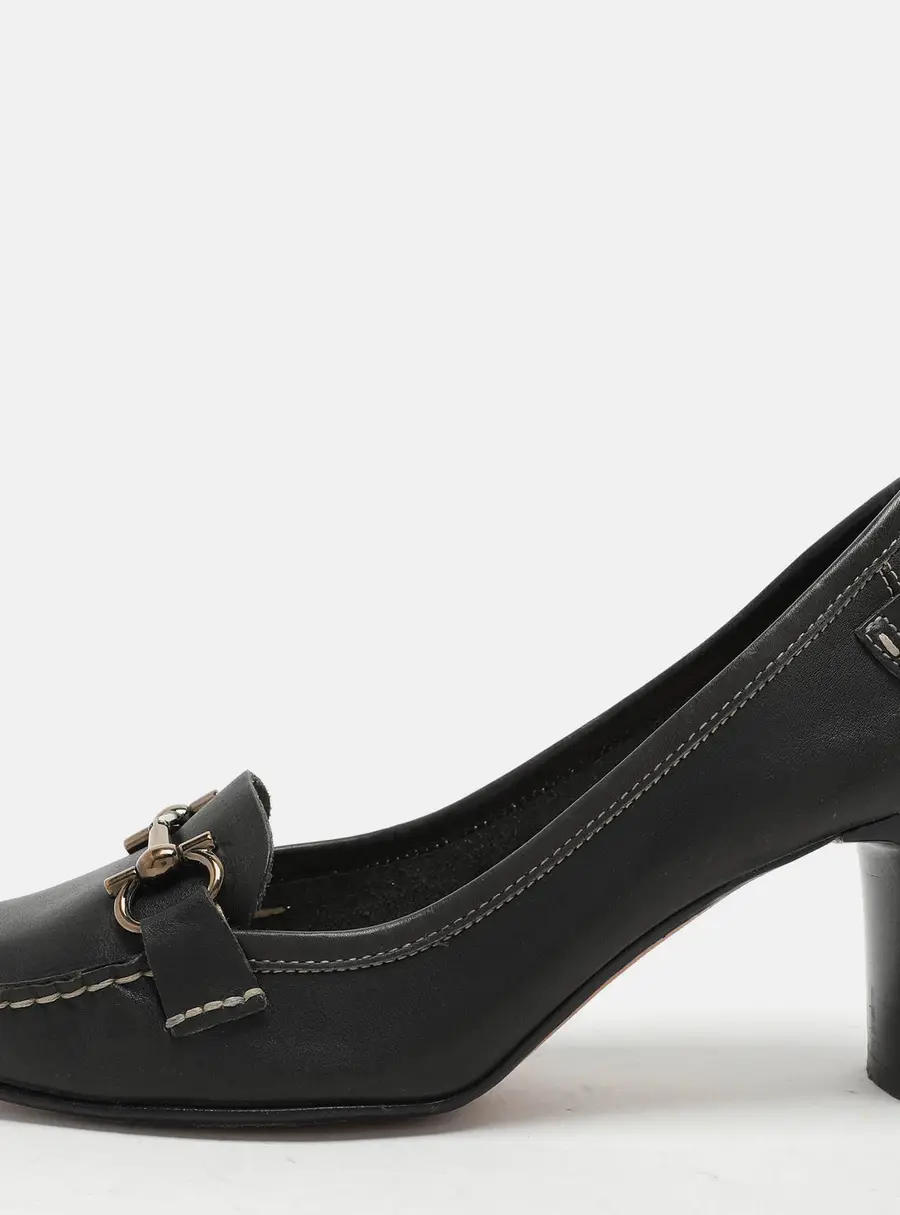 Salvatore Ferragamo Black Leather Gancini Loafer Pumps Size 38.5