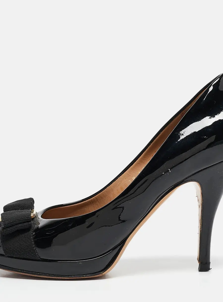 Salvatore Ferragamo Black Patent Leather Vara Bow Pumps Size 37.5