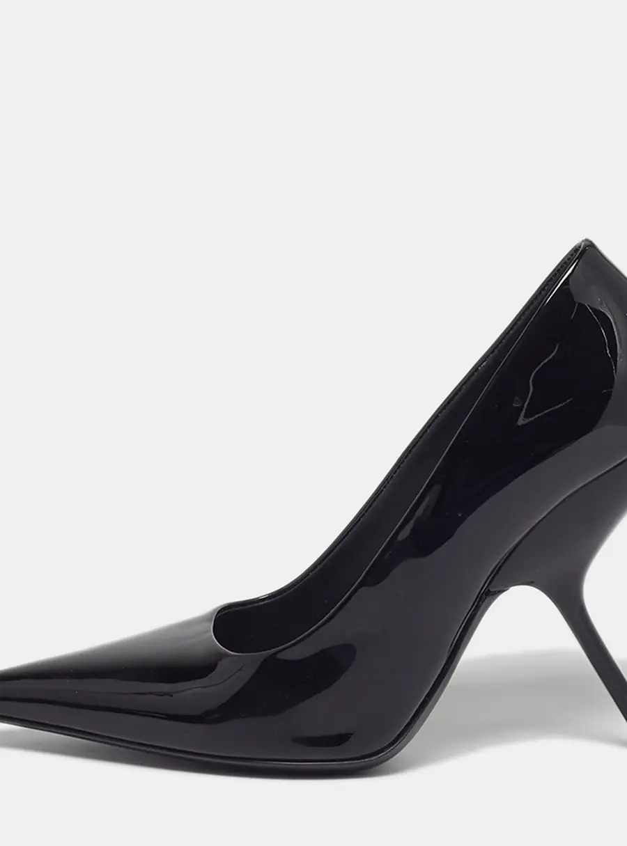 Salvatore Ferragamo Eva Size 37.5 Black Patent Leather Pumps