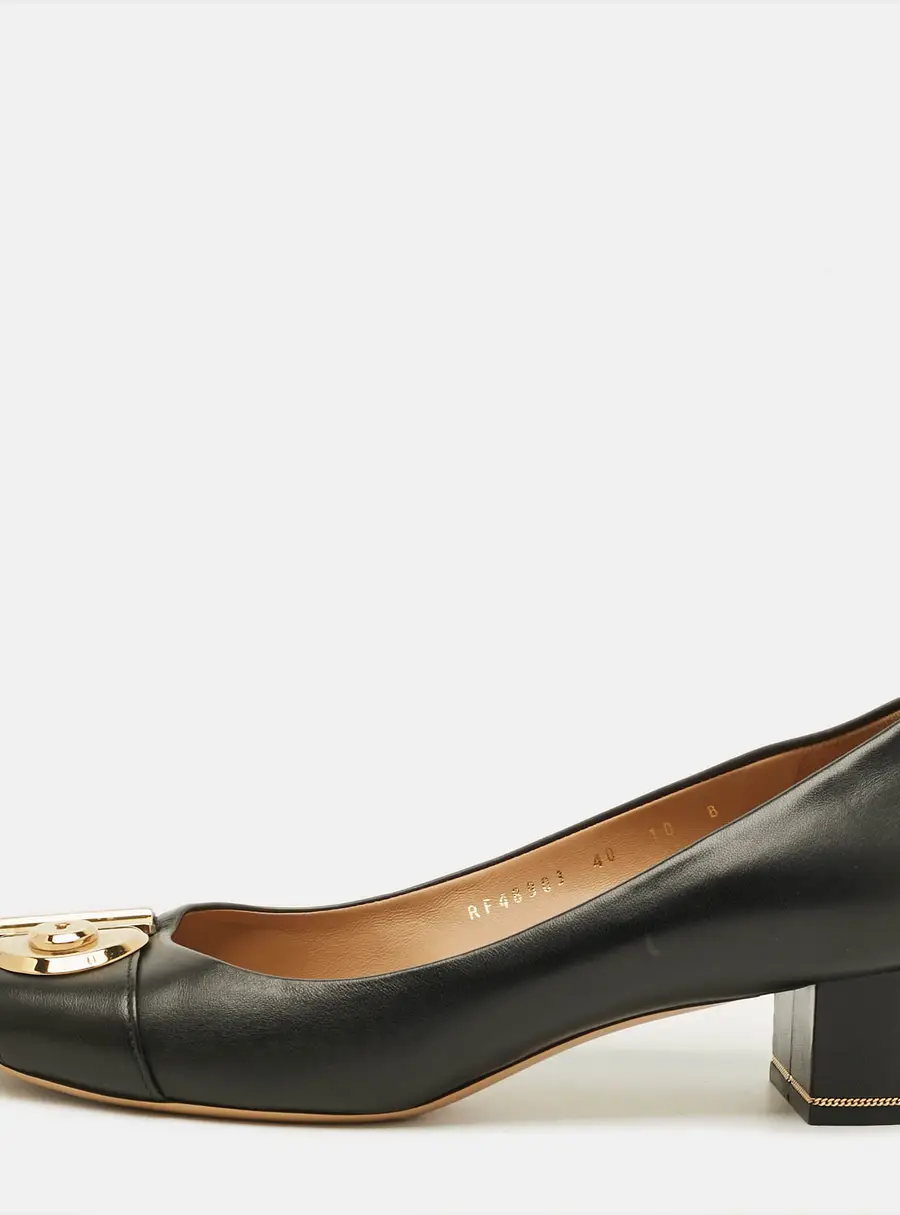 Salvatore Ferragamo Fiamma Keyhole Size 40 Black Leather Block Heel Pumps