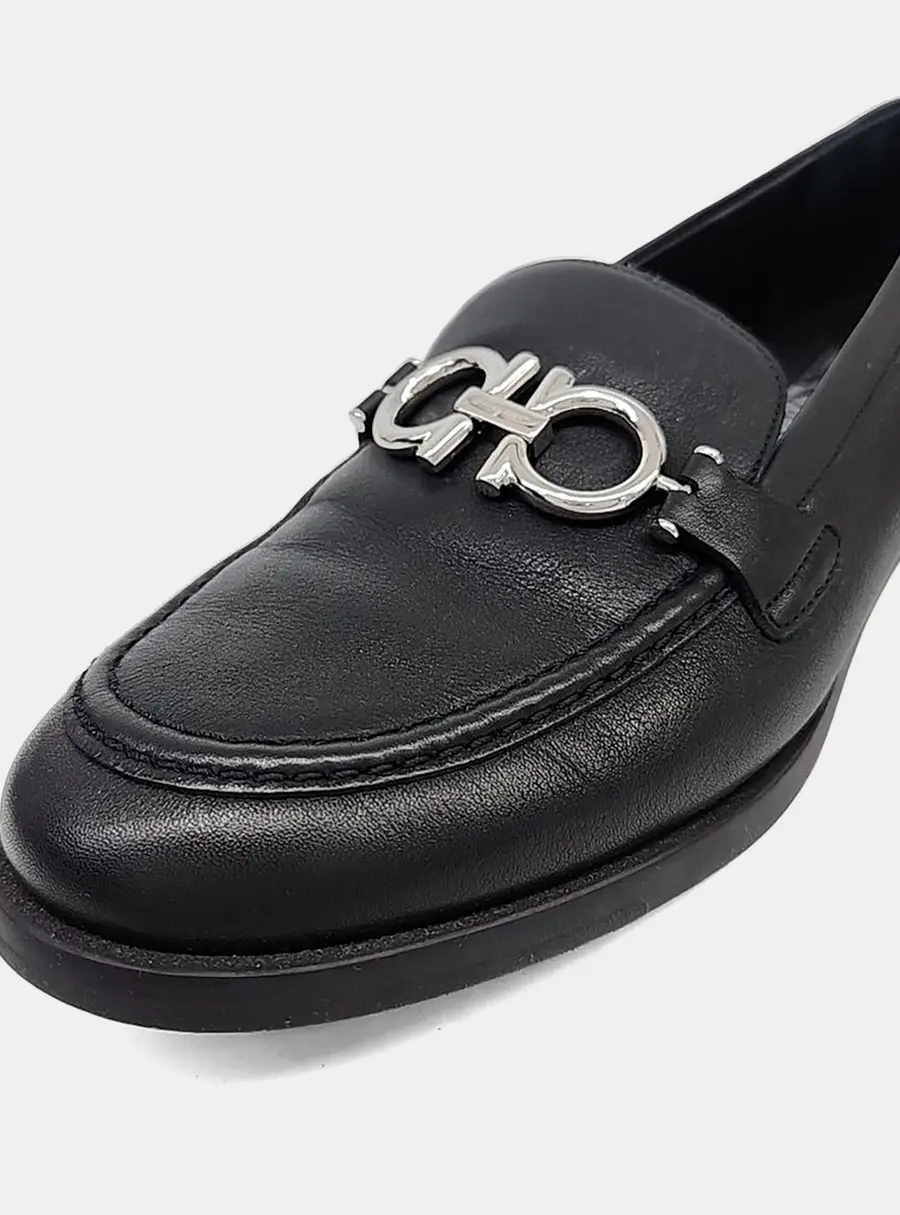 Ferragamo Gancini Black Leather Loafers  SHW EU 38
