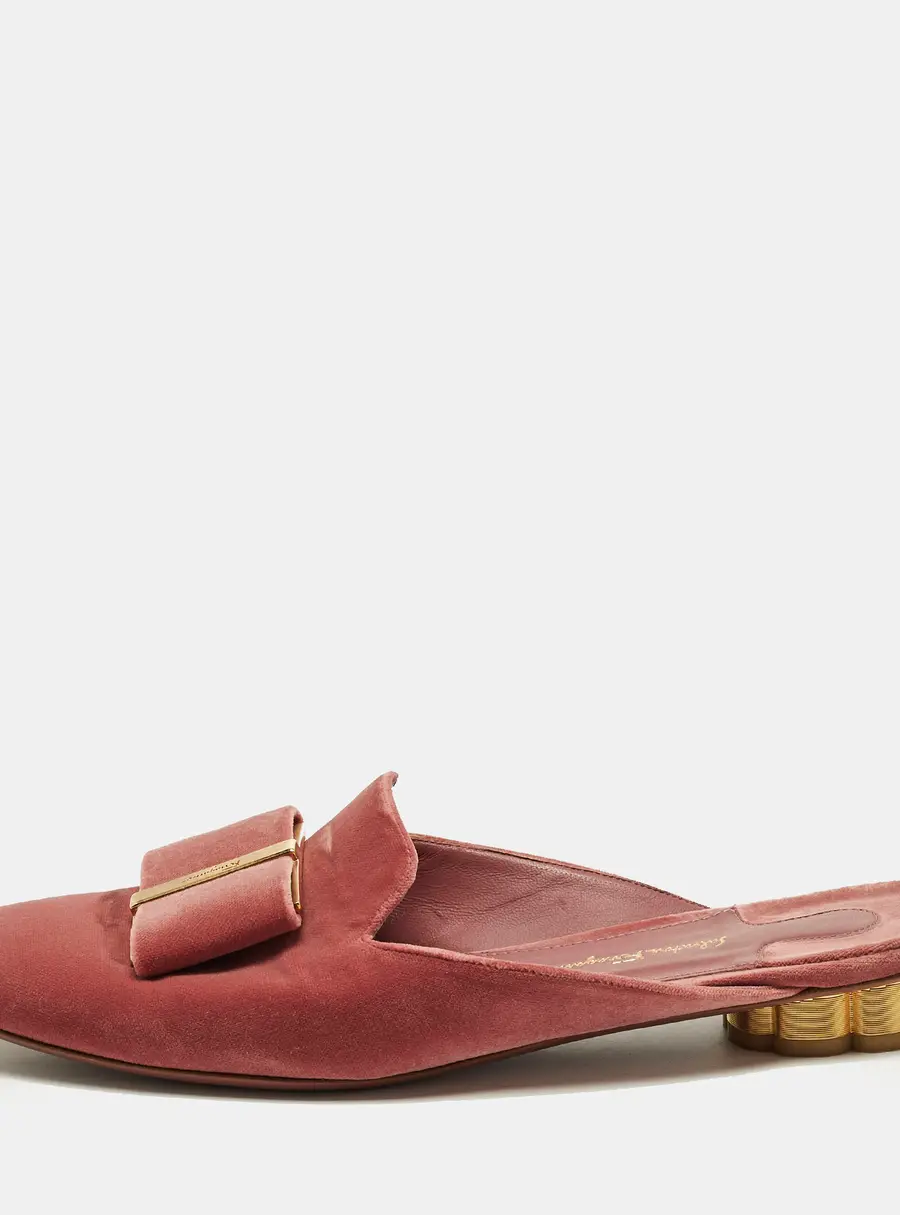 Salvatore Ferragamo Vara Size 39 Purple Velvet Mules