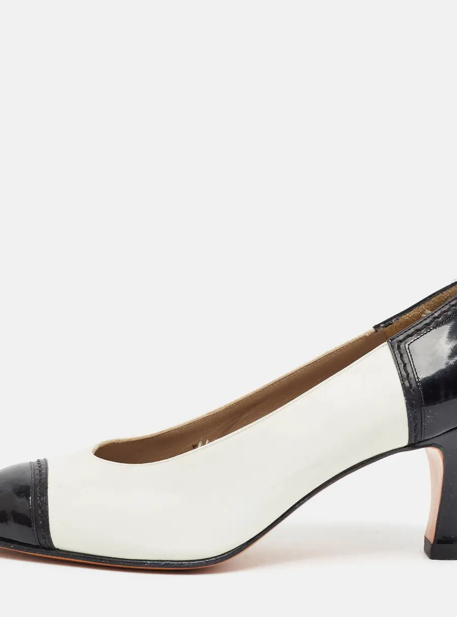 Salvatore Ferragamo Size 38 White/Black Leather and Patent Leather Block Heel Pumps