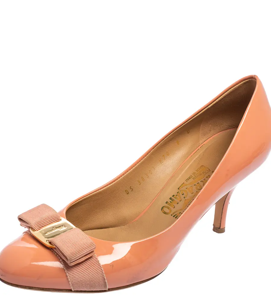 Salvatore Ferragamo Pink Patent Leather Pimpa Vara Bow Pumps Size 38.5