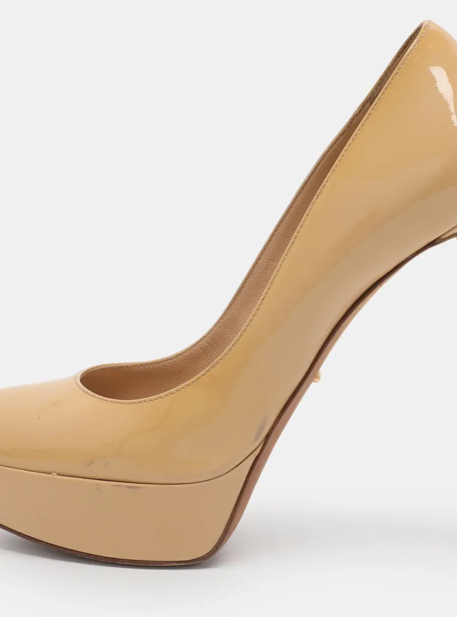 Sergio Rossi Size 39 Beige Patent Leather Platform Pumps