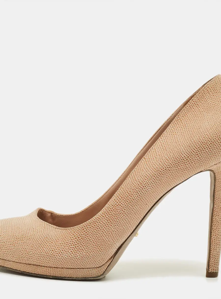 Sergio Rossi Size 39 Beige Texture Suede Round Toe Pumps