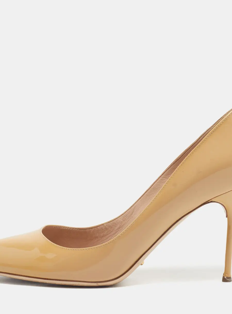 Sergio Rossi Size 41.5 Beige Patent Leather Pointed Toe Pumps