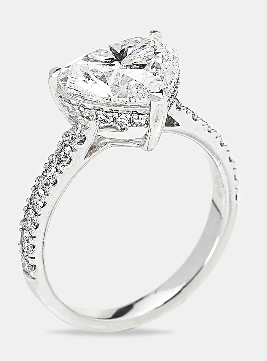 3.60 cts 18k White Gold Heart Brilliant Round Brilliant Lab Grown Diamonds Ring Size 51