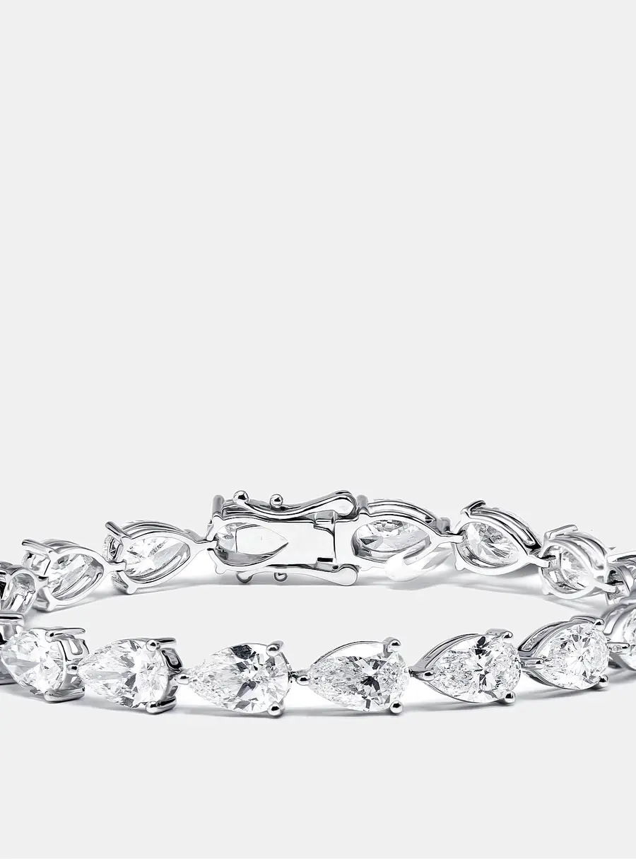 18 cts Pear Brilliant Lab Grown Diamonds 18k White Gold Bracelet