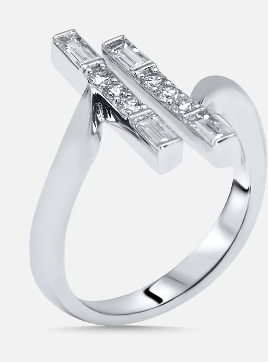0.66 cts Round, Emerald cut Lab Grown Diamonds 18k White Gold Ring Size 54