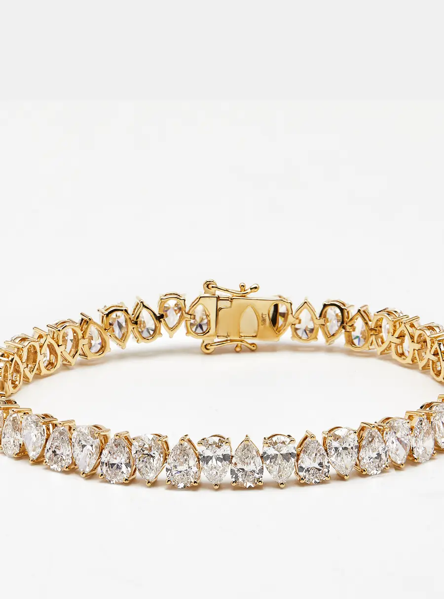 16.5 cts Pear Lab Grown Diamonds 18k Yellow Gold Bracelet