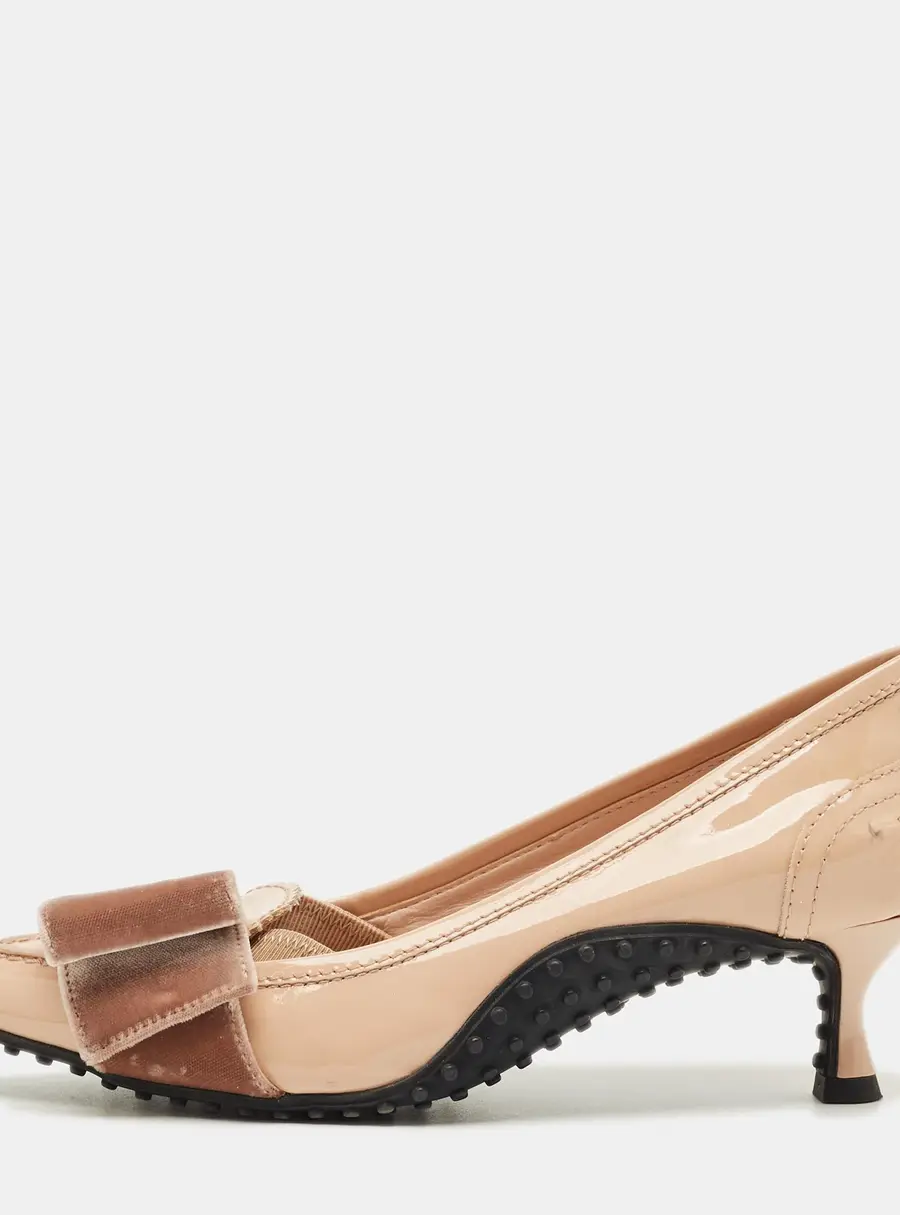 Tod's Beige Patent Leather Loafer Pumps Size 35