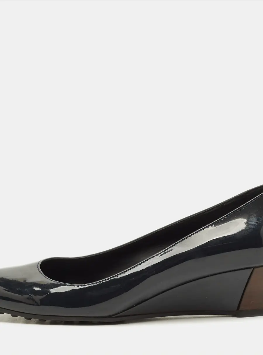 Tod's Size 41 Navy Blue Patent Leather Wedge Pumps