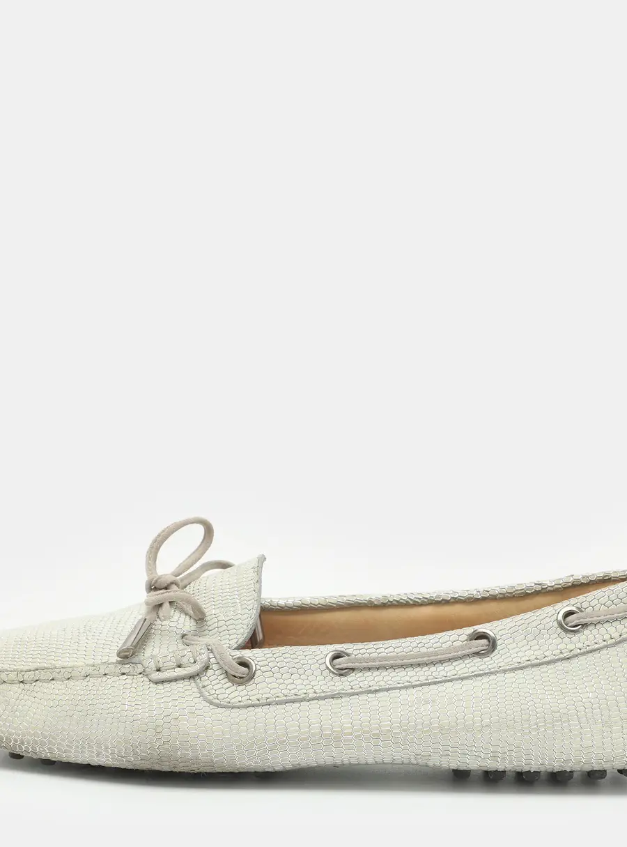 Tod's Bow Size 38.5 Grey Lizard Embossed Leather Loafers