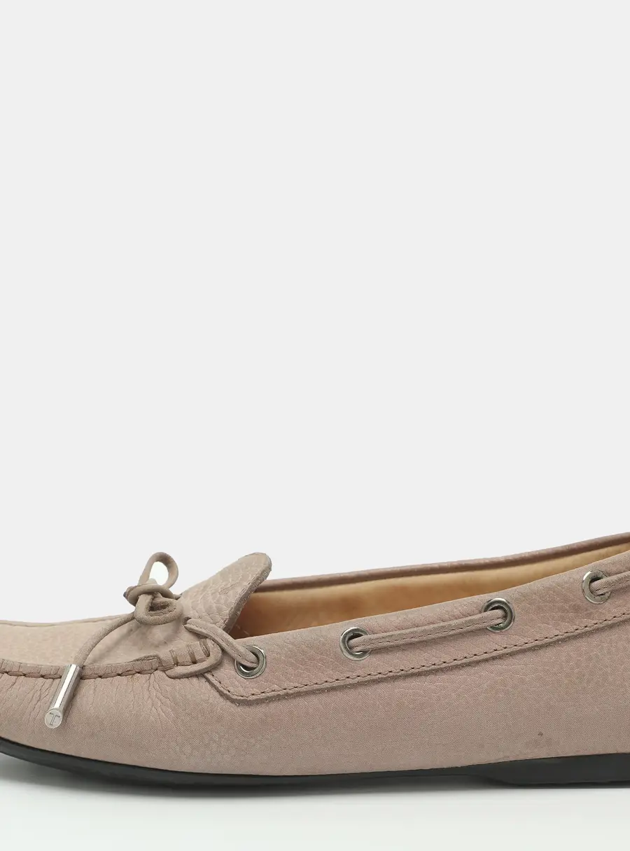 Tod's Size 36.5 Beige Leather Loafers