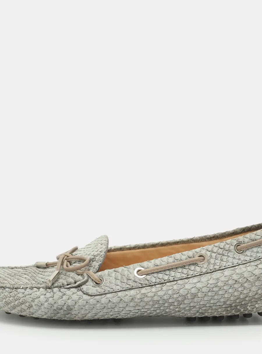 Tod's Bow Size 38.5 Grey Python Leather Loafers
