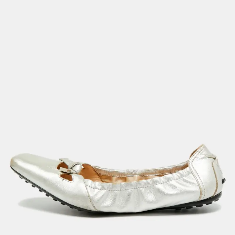 Tod's Size 37.5 Metallic Silver Leather Scrunch Ballet Flats