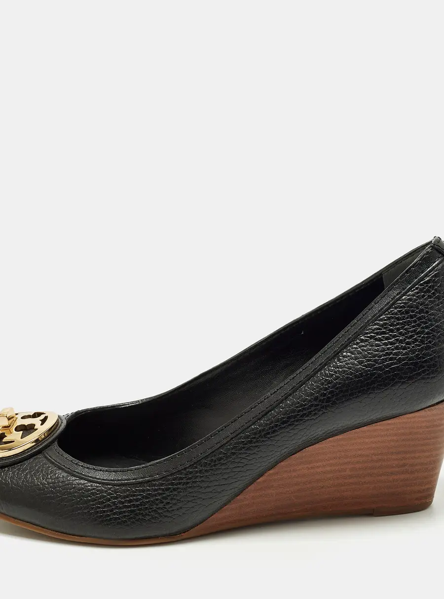 Tory Burch Size 40 Black Leather Wedge Pumps
