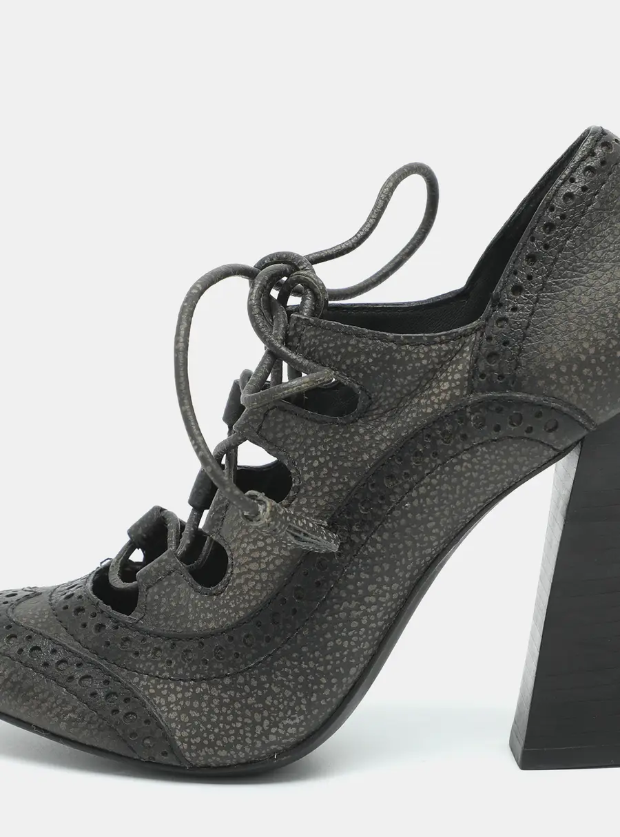 Tory Burch Size 36.5 Black Brogue Textured Leather Lace Up Pumps