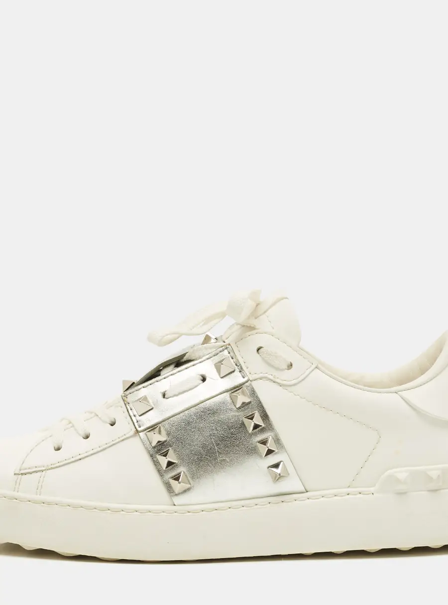 Valentino Rockstud Size 39 White/Silver Leather Low Top Sneakers