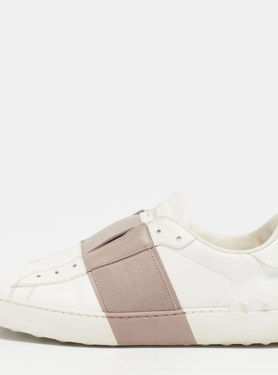 Valentino Rockstud Size 40 White/Beige Leather Low Top Sneakers