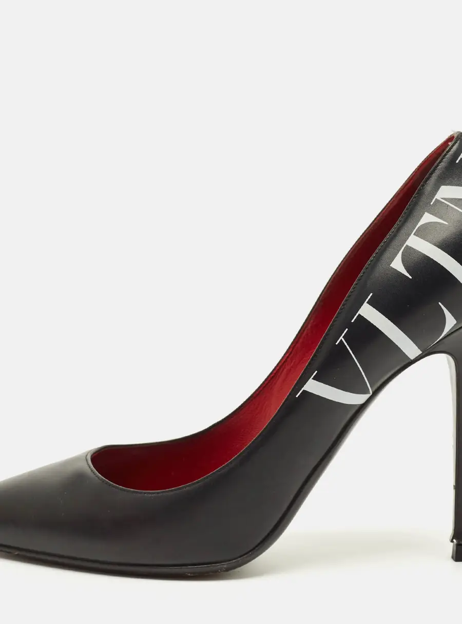 Valentino VLTN Size 38 Black Leather Pumps