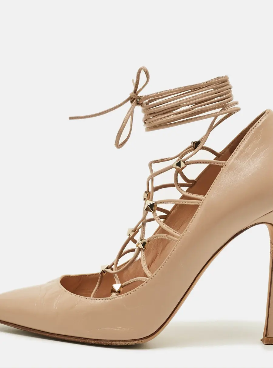 Valentino Rockstud Size 38 Beige Leather Lace Up Pointed Toe Pumps