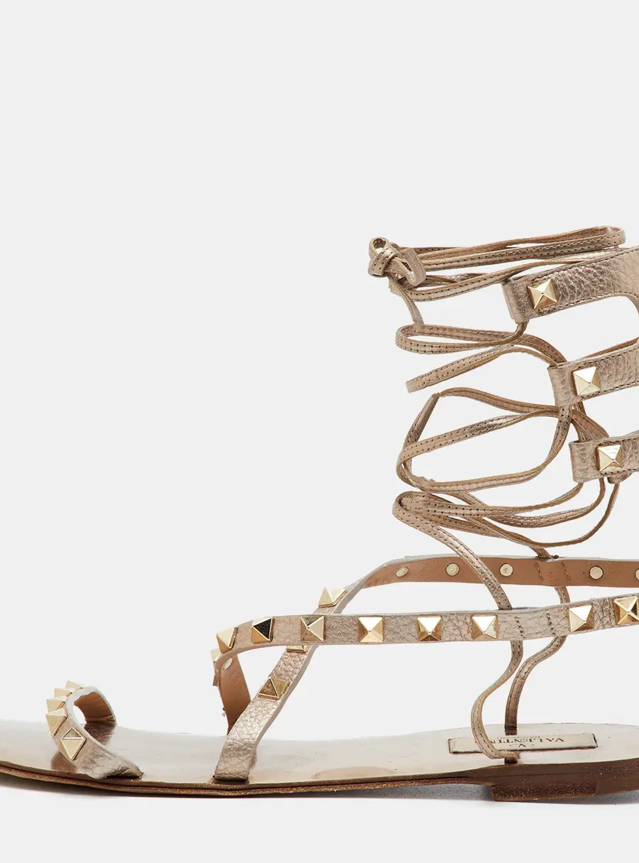 Valentino Rockstud Size 37.5 Metallic Beige Leather Gladiator Flat Sandals