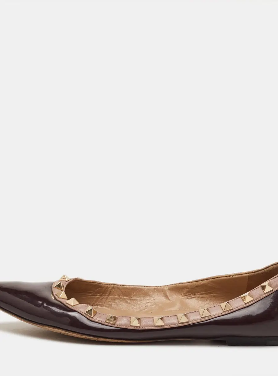 Valentino Rockstud Size 39 Dark Burgundy/Beige Patent Leather Pointed Toe Ballet Flats