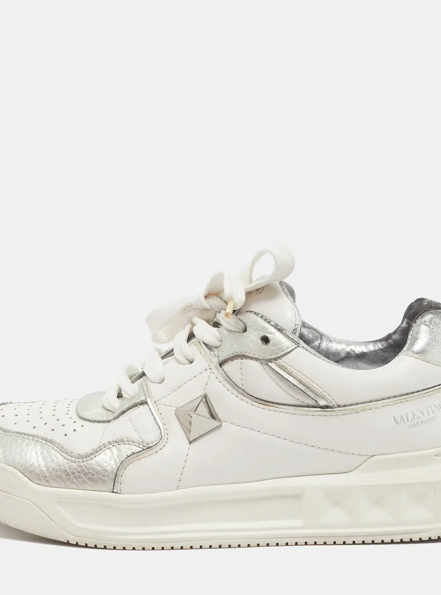 Valentino One Stud Size 39 White/Metallic Silver Leather Lace Up Sneakers